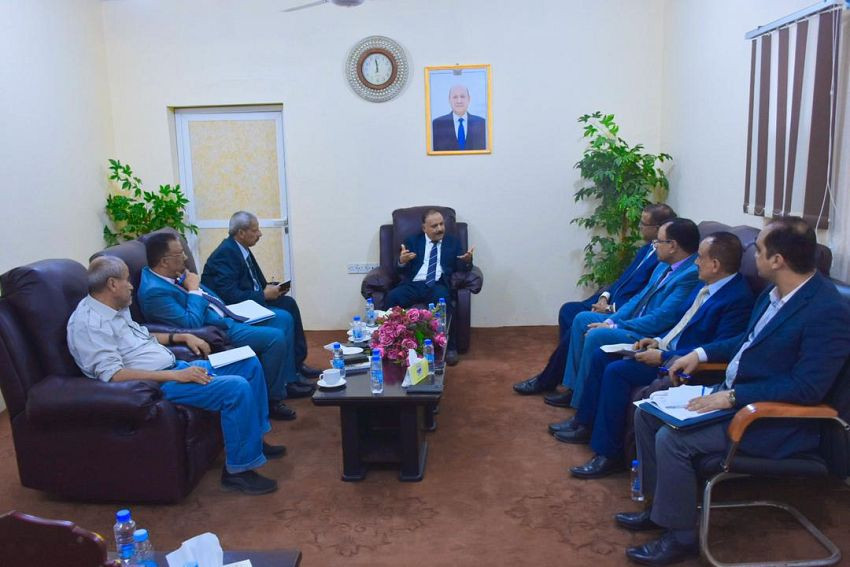 وزير النقل خلال اللقاء