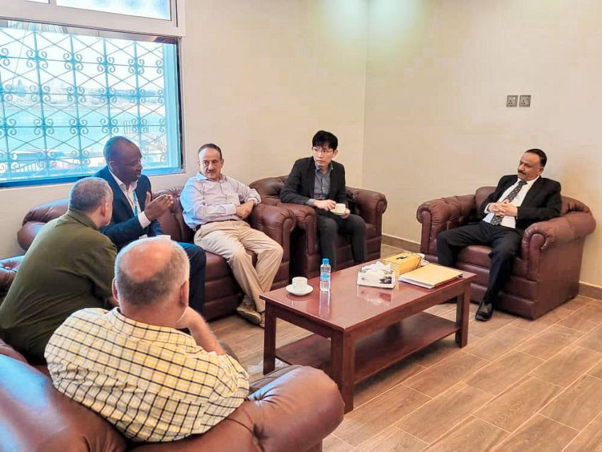 وزير النقل خلال اللقاء