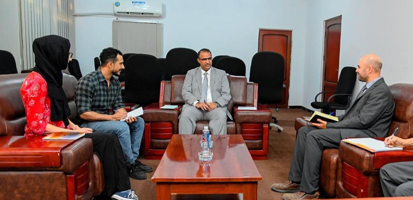 وزير الشؤون الإجتماعية والعمل