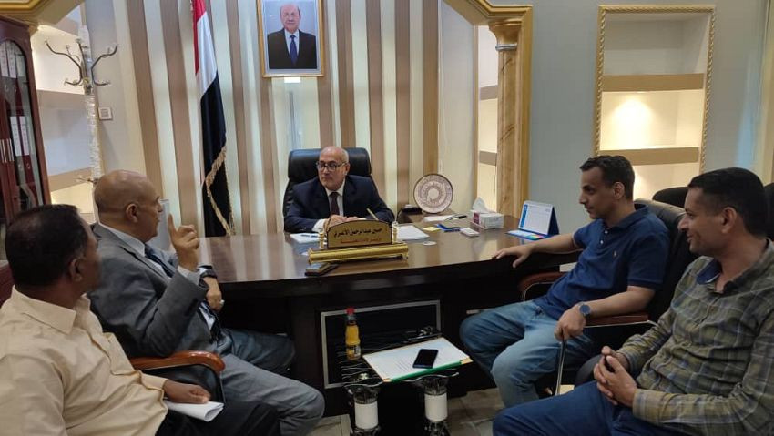 وزير الإدارة المحلية خلال اللقاء