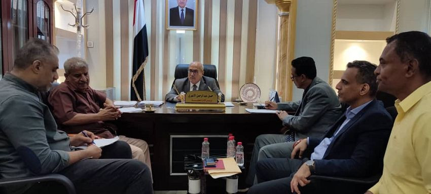 وزير الإدارة المحلية خلال الاجتماع