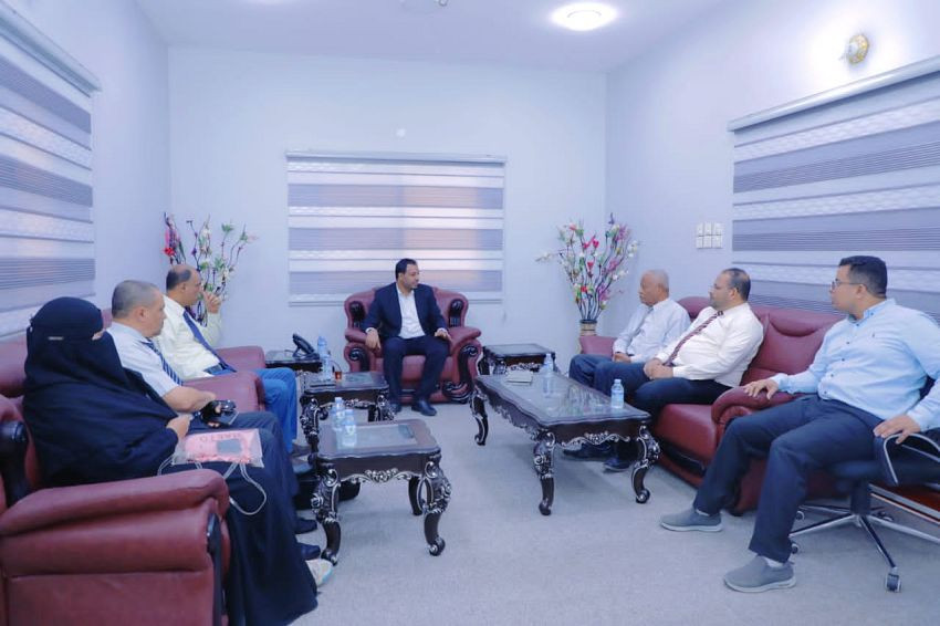 وزير التربية والتعليم خلال اللقاء