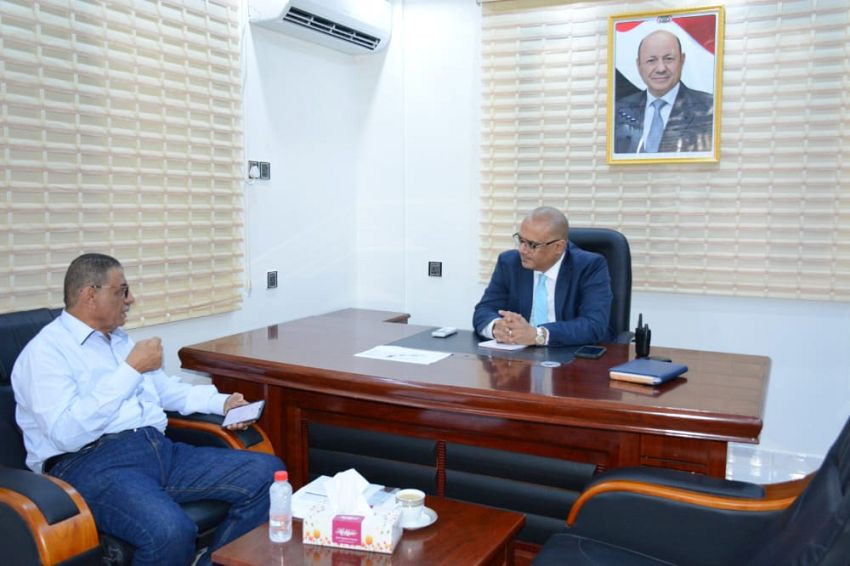 وزير التخطيط خلال اللقاء