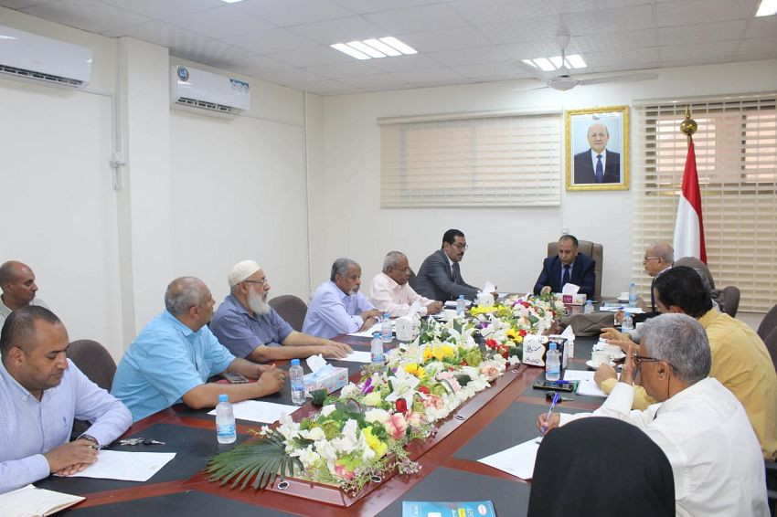 وزير الصناعة والتجارة خلال اللقاء