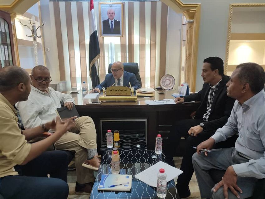 وزير الإدارة المحلية خلال اللقاء