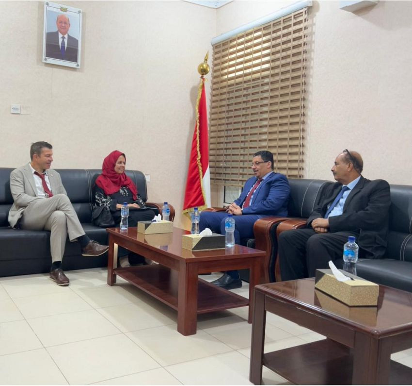 وزير الخارجية خلال اللقاء