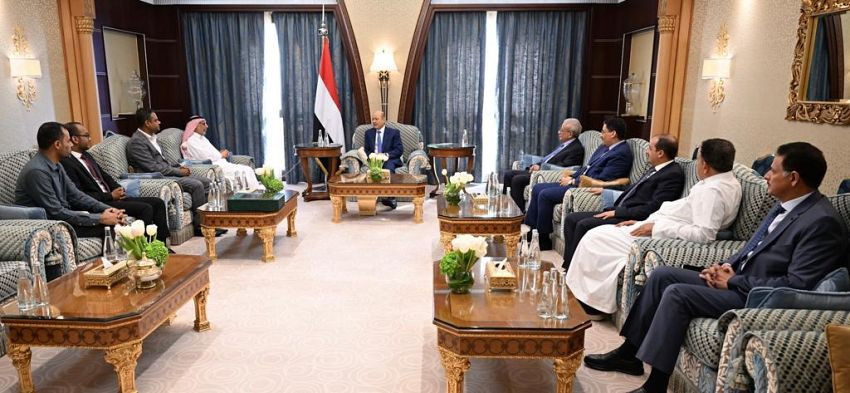 رئيس مجلس القيادة الرئاسي خلال اللقاء