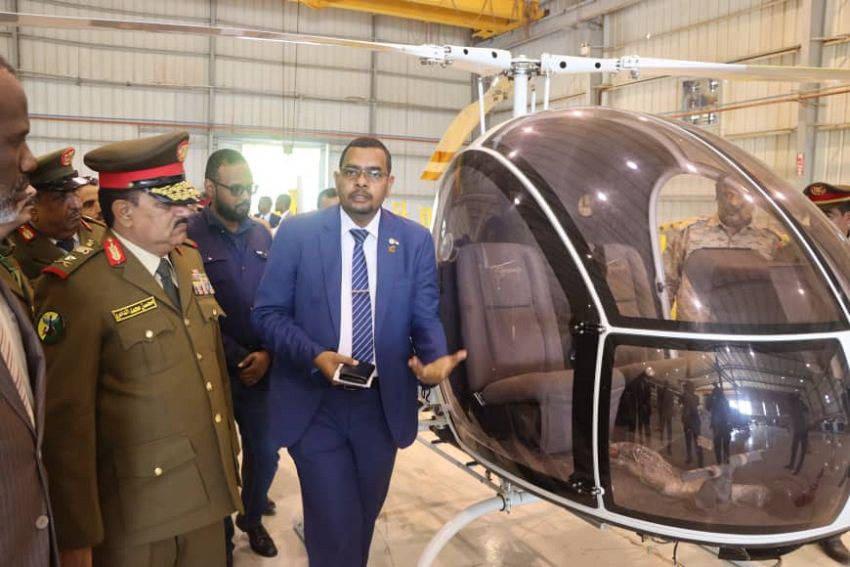 وزير الدفاع خلال الزيارة التفقدية