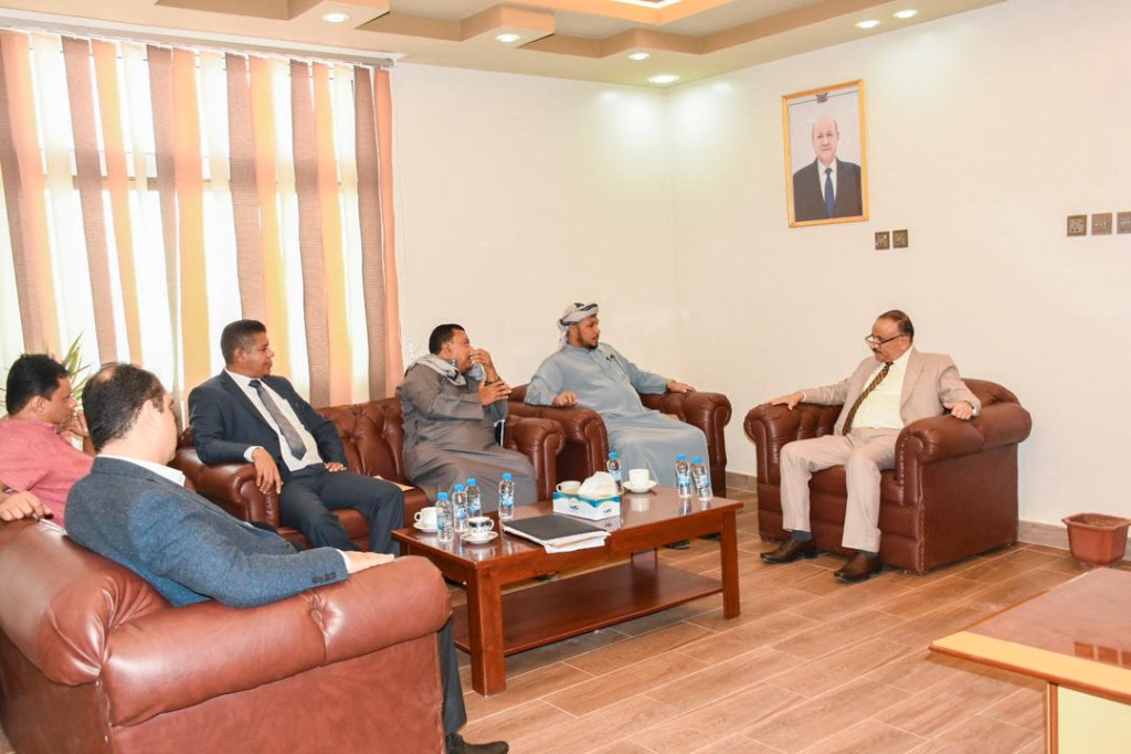 وزير النقل خلال اللقاء