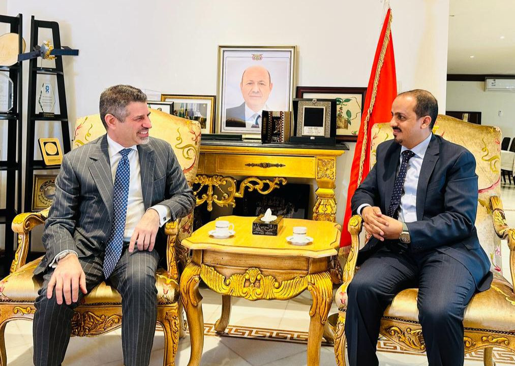 الإرياني يلتقي السفير الأمريكي ويؤكد عدم جدية مليشيا الحوثي في التعاطي مع جهود إحلال السلام