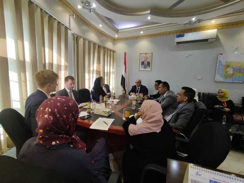 وزير الإدارة المحلية خلال اللقاء