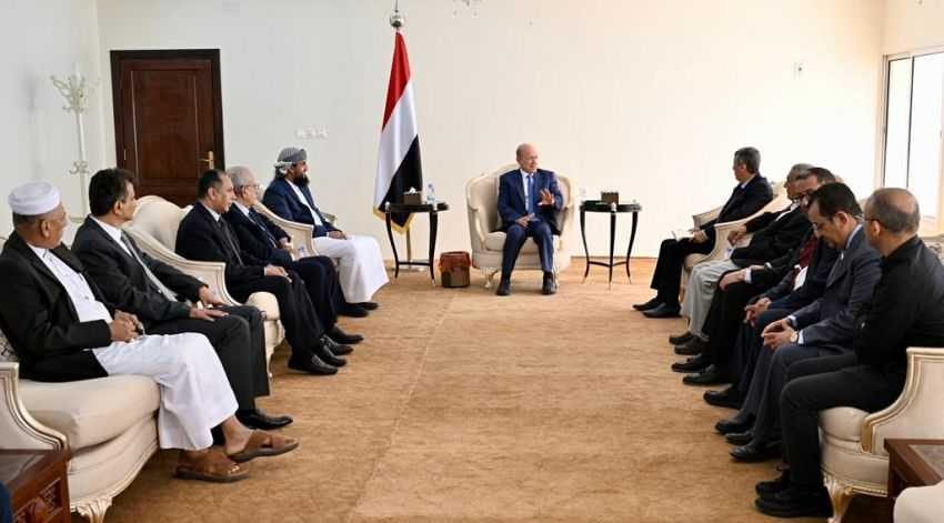 رئيس مجلس القيادة الرئاسي خلال اللقاء