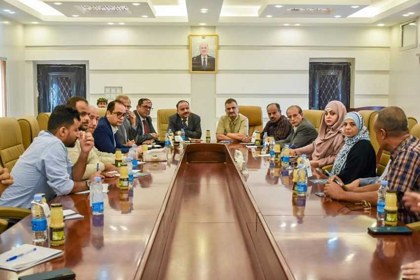 وزير النقل خلال الاجتماع