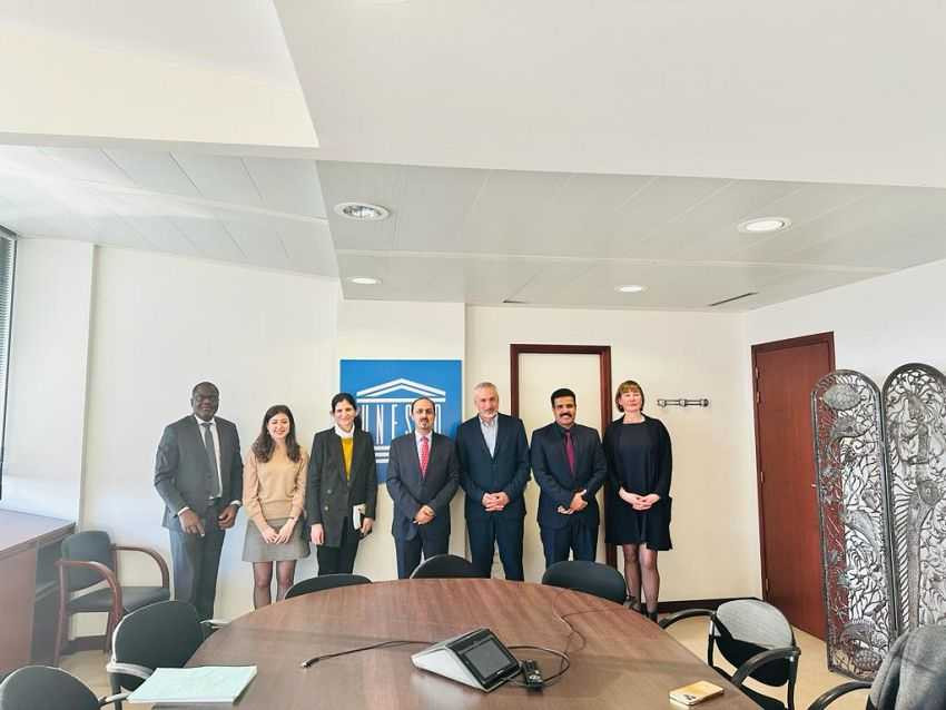 وزير الإعلام خلال اللقاء