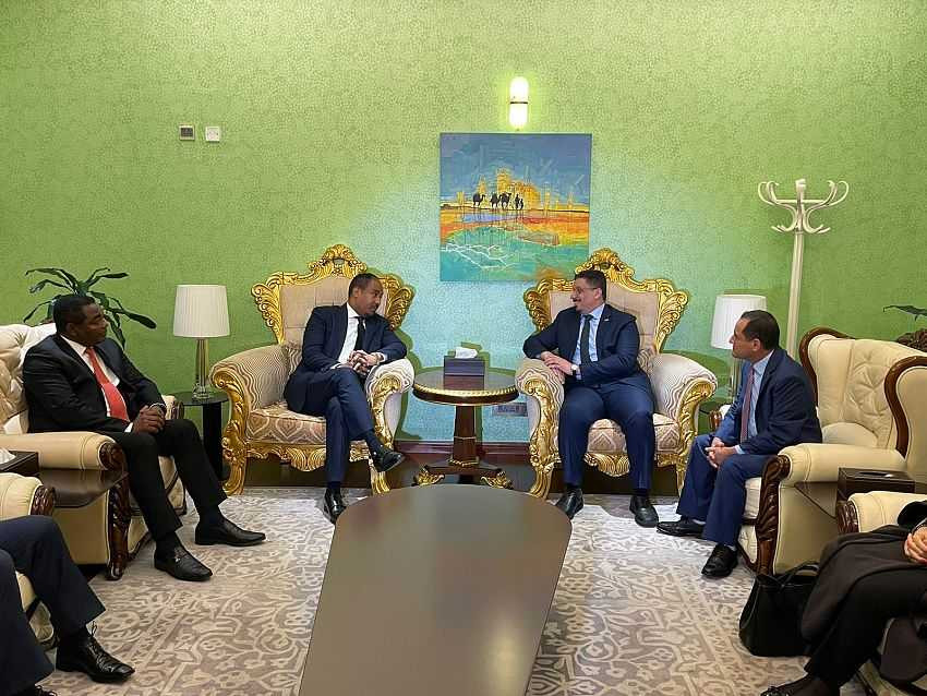 وزير الخارجية خلال اللقاء