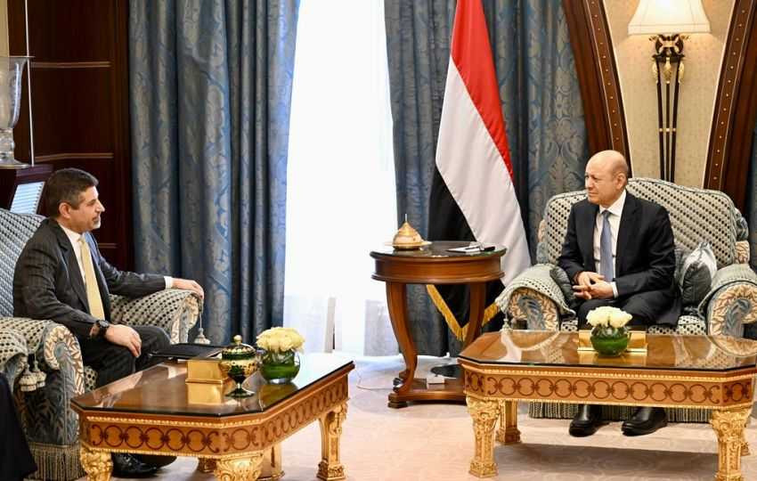 رئيس مجلس القيادة الرئاسي خلال اللقاء