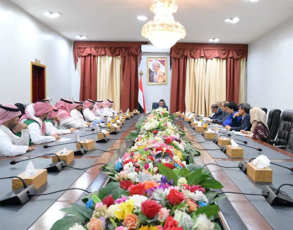 رئيس الوزراء يستقبل السفير السعودي والوفد المرافق له في عدن