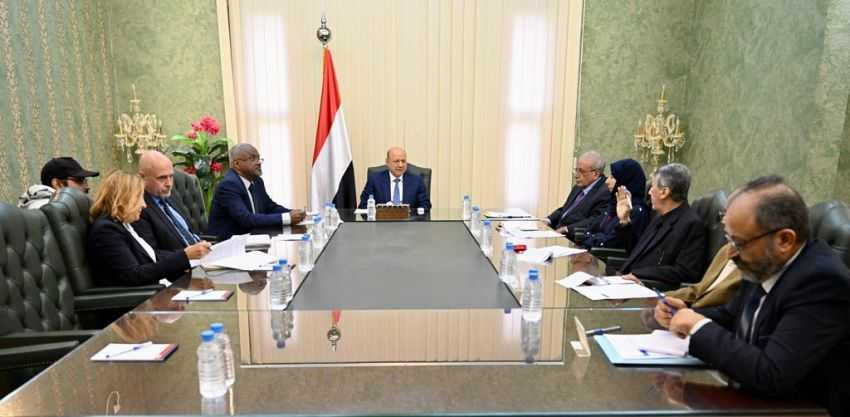 رئيس مجلس القيادة الرئاسي خلال اللقاء