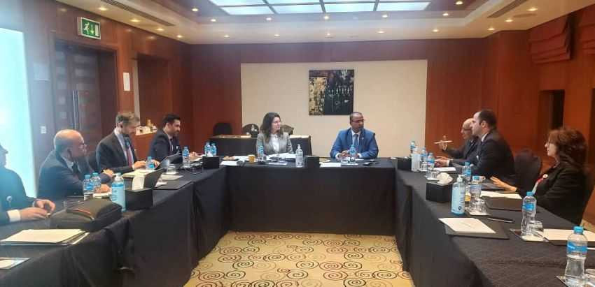 وزير الشؤون الإجتماعية والعمل خلال اللقاء