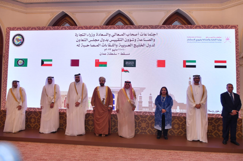 وزير الصناعة والتجارة خلال المشاركة