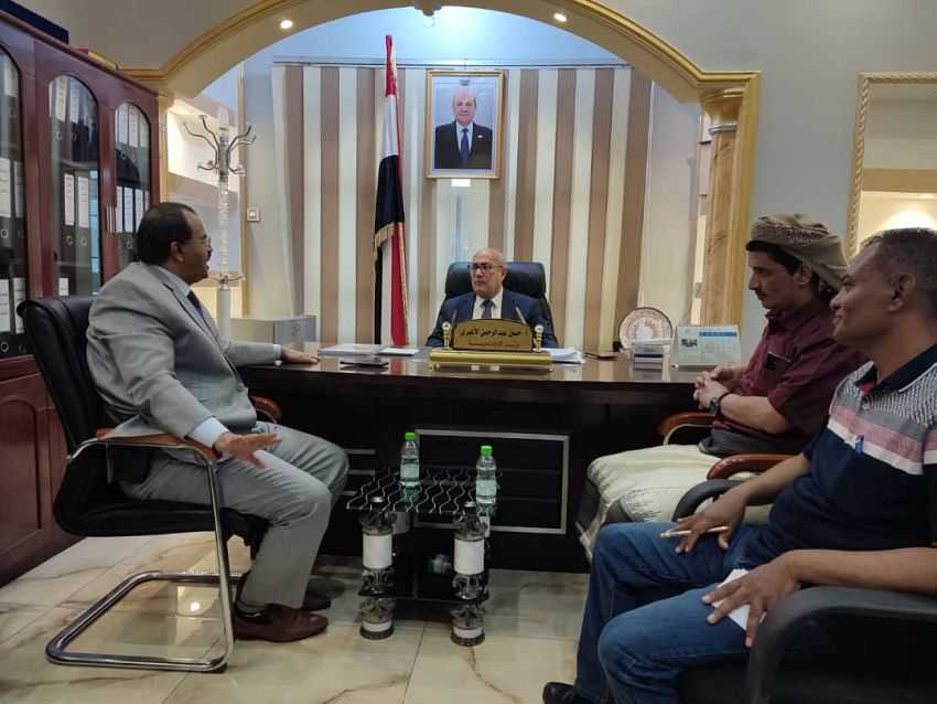 وزير الإدارة المحلية خلال اللقاء