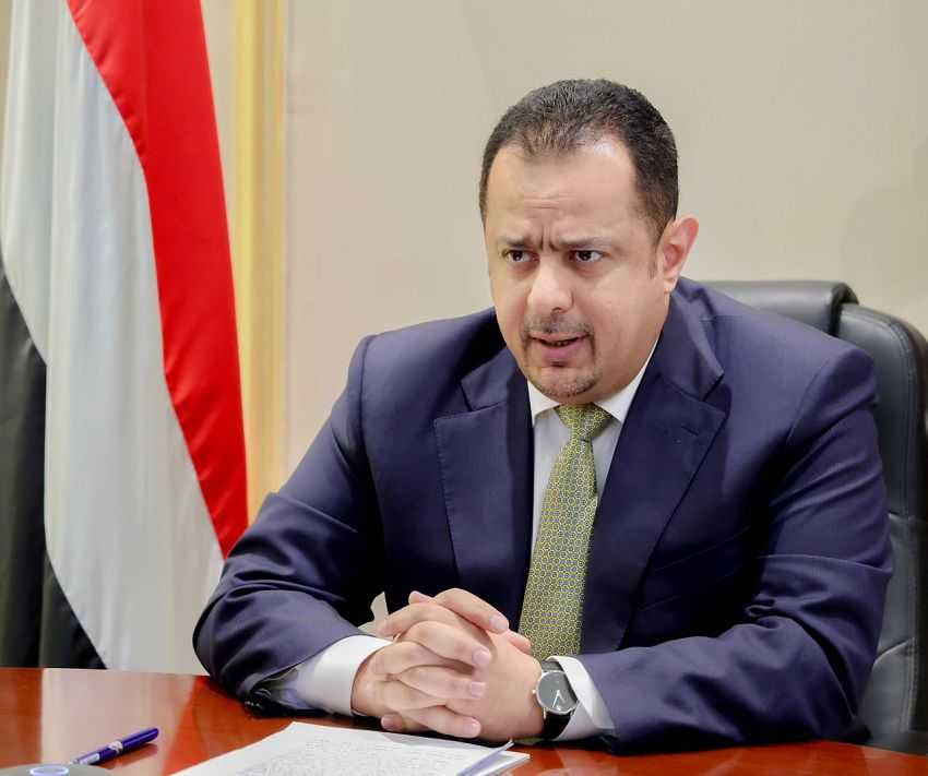 رئيس الوزراء خلال الاجتماع