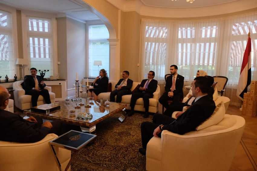 وزير الخارجية خلال اللقاء