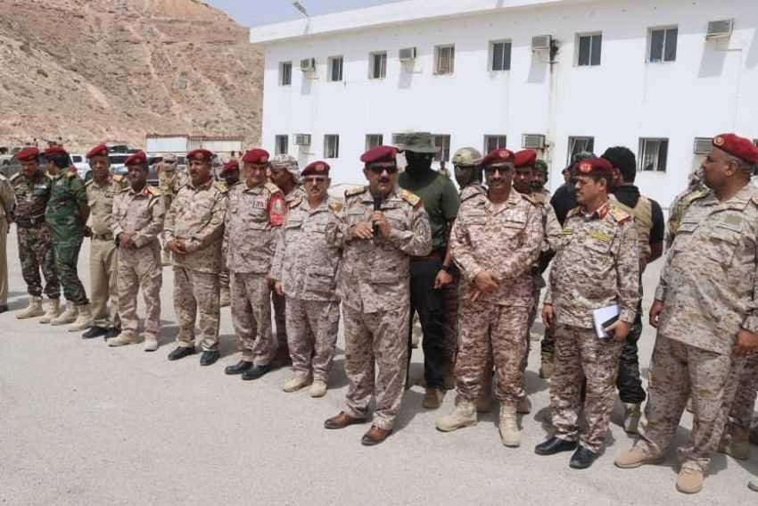 وزير الدفاع خلال الزيارة التفقدية