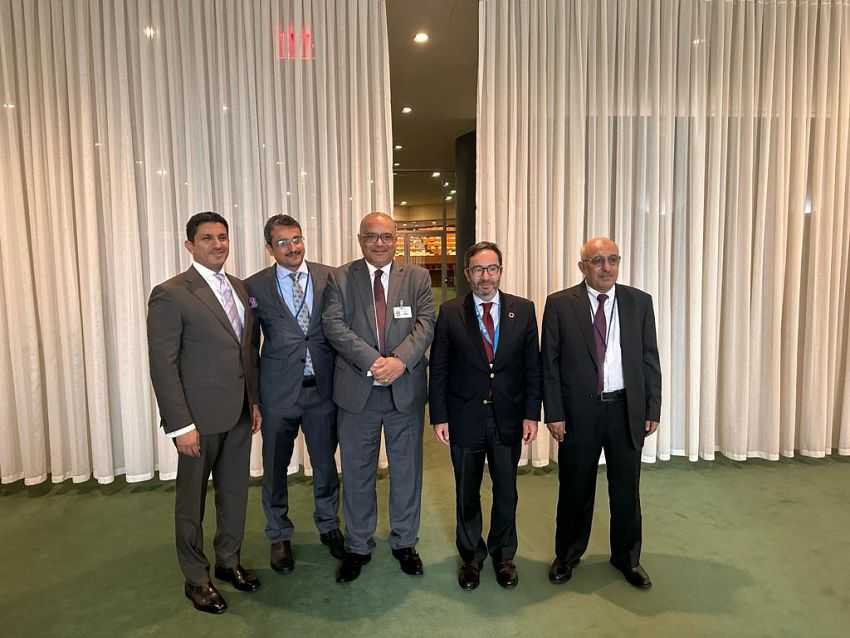 وزير التخطيط خلال اللقاء