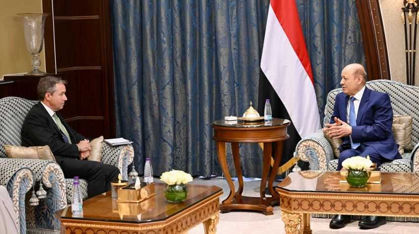 رئيس مجلس القيادة الرئاسي خلال اللقاء