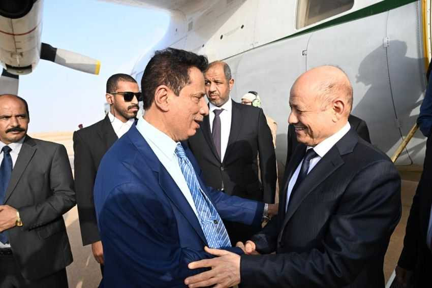 رئيس مجلس القيادة الرئاسي خلال الوصول