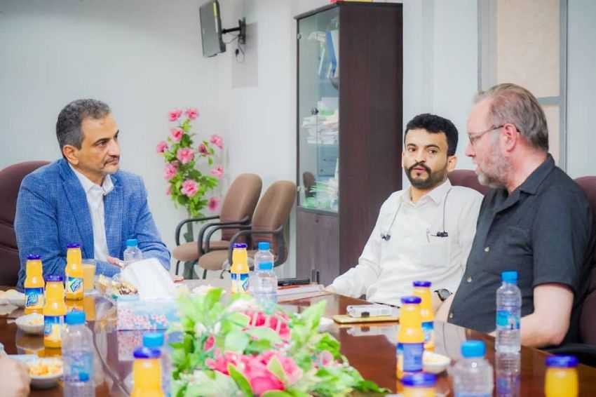 وزير الدولة محافظ عدن أحمد الملس خلال اللقاء