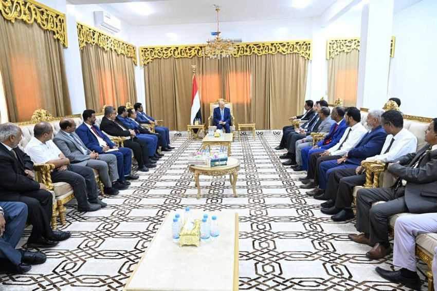 رئيس مجلس القيادة الرئاسي خلال اللقاء