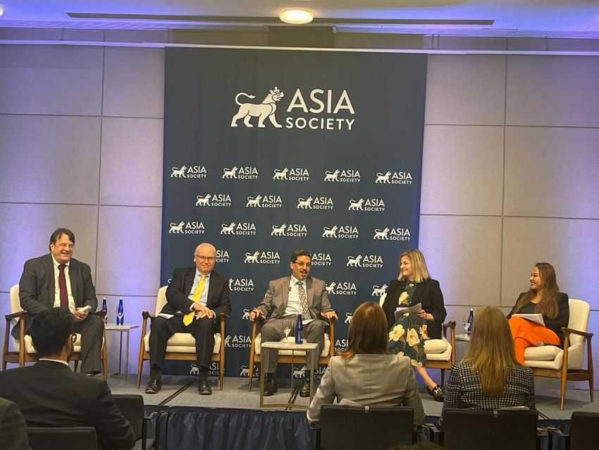 وزير الخارجية خلال اللقاء