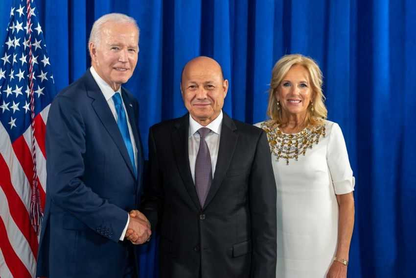 رئيس مجلس القيادة الرئاسي خلال حفل الاستقبال