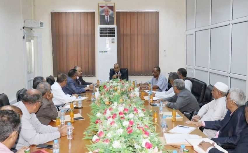 وزير المالية خلال الاجتماع