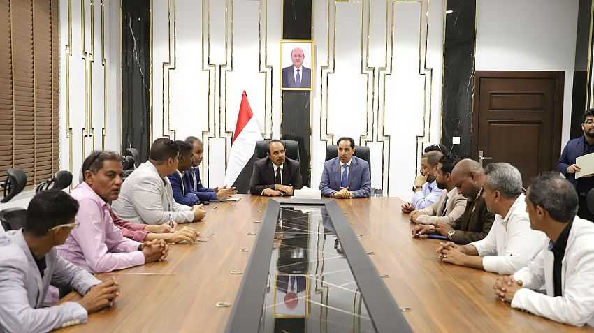 اجتماع في المكلا برئاسة وزير الشباب والرياضة ومحافظ حضرموت