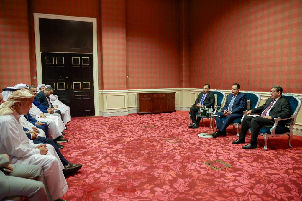 رئيس الوزراء يلتقي قيادة الجالية اليمنية في دولة قطر