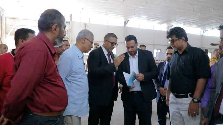 اطلاع وزير التربية والتعليم على سير العمل بفرع المؤسسة العامة لمطابع الكتاب المدرسي