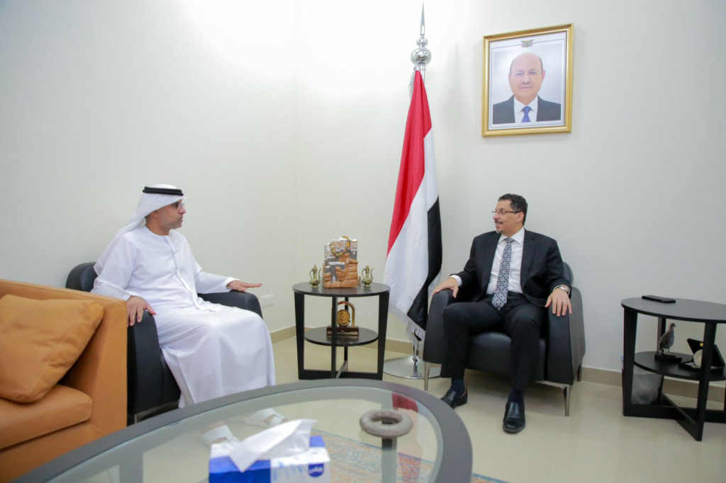 وزير الخارجية يستقبل سفير الإمارات لدى اليمن