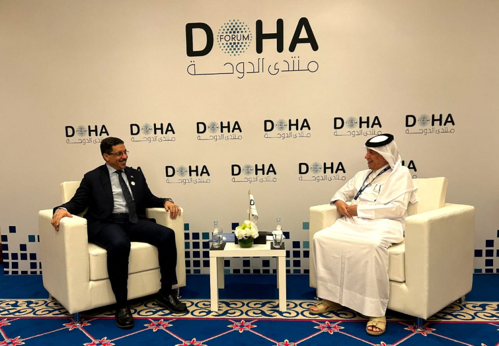 بن مبارك يلتقي وزير الدولة للشؤون الخارجية القطري