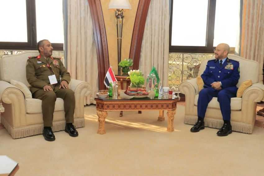 لقاء رئيس الأركان مع رئيس الأركان السعودي