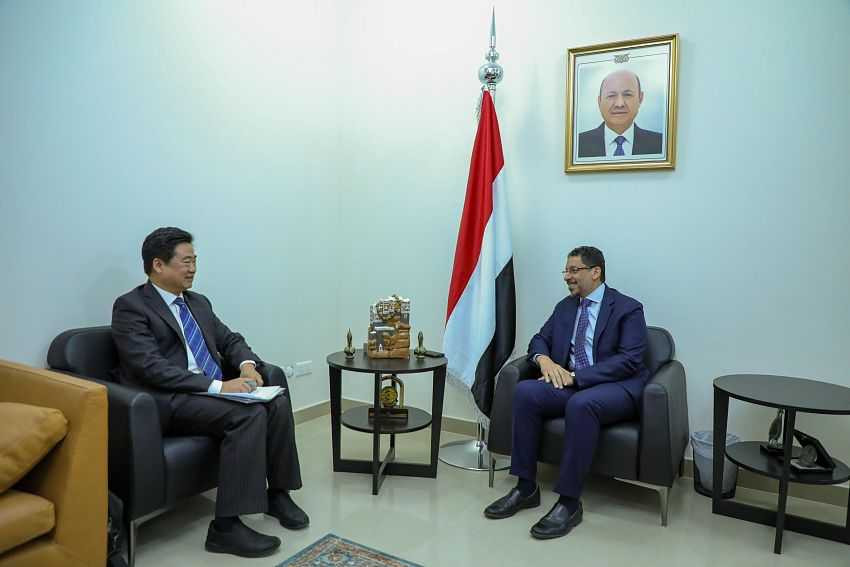 لقاء وزير الخارجية القائم بأعمال السفارة الصينية