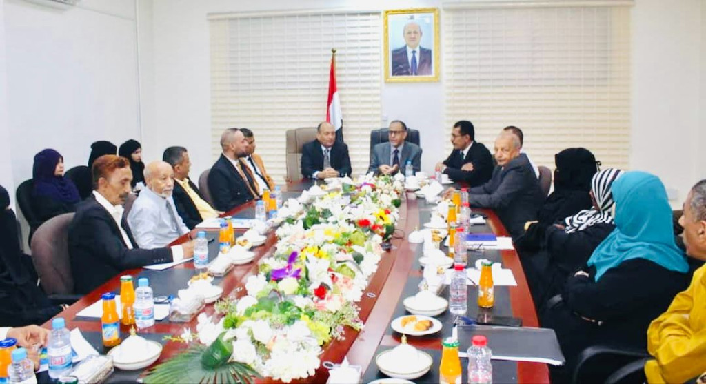 اجتماع برئاسة وزير الصناعة والتجارة يناقش خطة الوزارة للعام 2024م