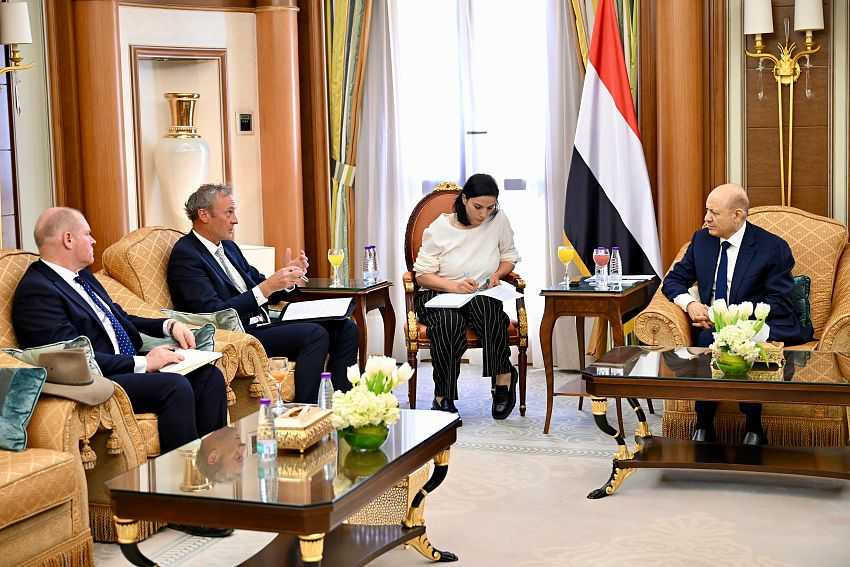 لقاء رئيس مجلس القيادة الرئاسي بسفيري نيوزلندا واستراليا