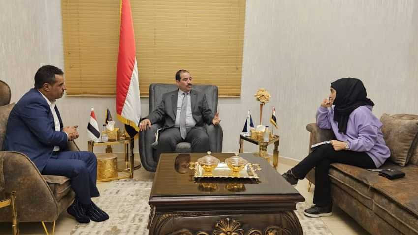 لقاء وزير الداخلية مع اللجنة الوطنية للتحقيق