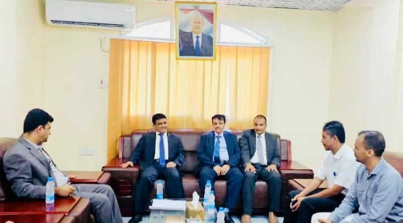 لقاء وزير النفط والمعادن بالأمين العام للجنة الوطنية للطاقة الذرية