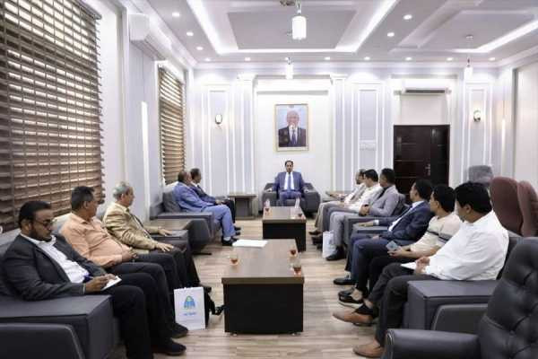 لقاء وزير الشباب مع رئيس جامعة تعز لمناقشة تفعيل الأنشطة الرياضية