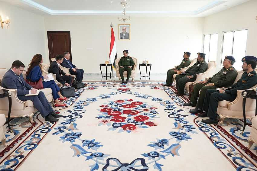 لقاء وزير الداخلية برئيس دائرة الشرق الأوسط وشمال إفريقيا بالخارجية الروسية