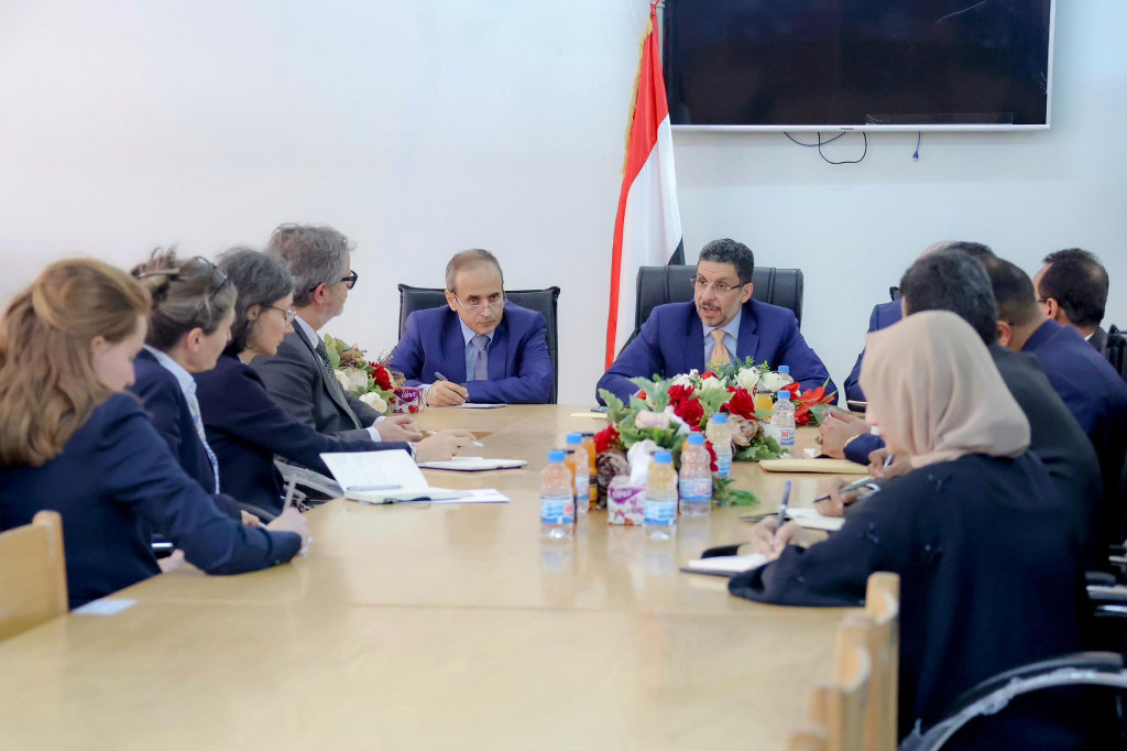 رئيس الوزراء يستقبل في عدن رئيس بعثة الاتحاد الأوروبي وسفيرتي فرنسا وهولندا